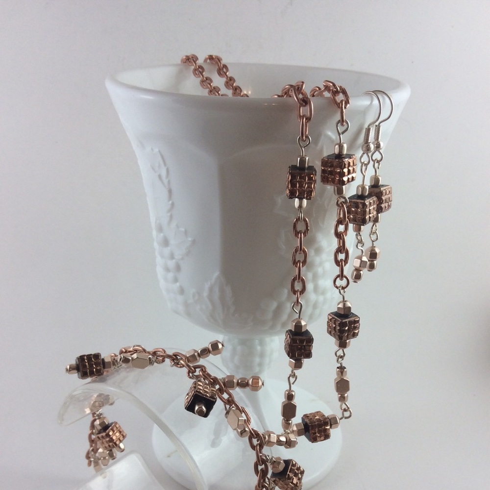 Rose gold plated chain with rose colored beads